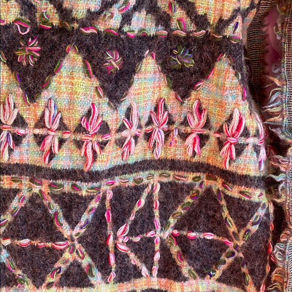 Anthropologie & Urban Outfitters 100% Wool Shawl Scarf Multicolored & Textured - Picture 6 of 13